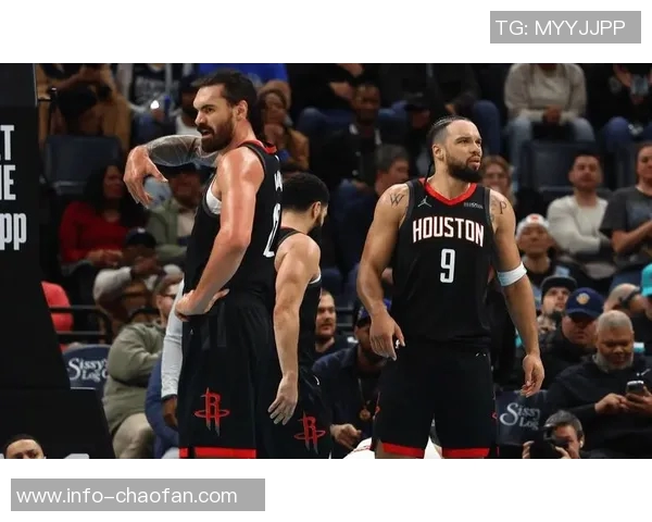 狄龙半场表现抢眼12投7中独揽全队最高15分并贡献3个篮板